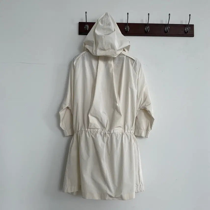 [SOLD OUT] 타임 폴리에스터 크림 후드 야상 코트