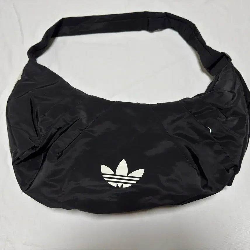 [BUNJANG] Adidas Originals Cloud Shoulder Bag Crinkle Version Large / 아디다스 오리지널스 클라우드 숄더백 크링클 버전 라지