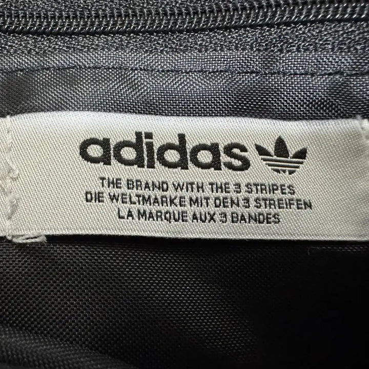 [BUNJANG] Adidas Originals Cloud Shoulder Bag Crinkle Version Large / 아디다스 오리지널스 클라우드 숄더백 크링클 버전 라지