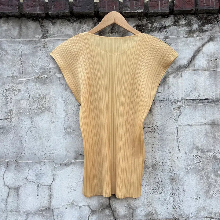 [BUNJANG] Pleats Please Issey Miyake Sleeveless Pleated Top / Pleats Please 이세이미야케 플리츠플리즈 슬리스리스 나시 티셔츠