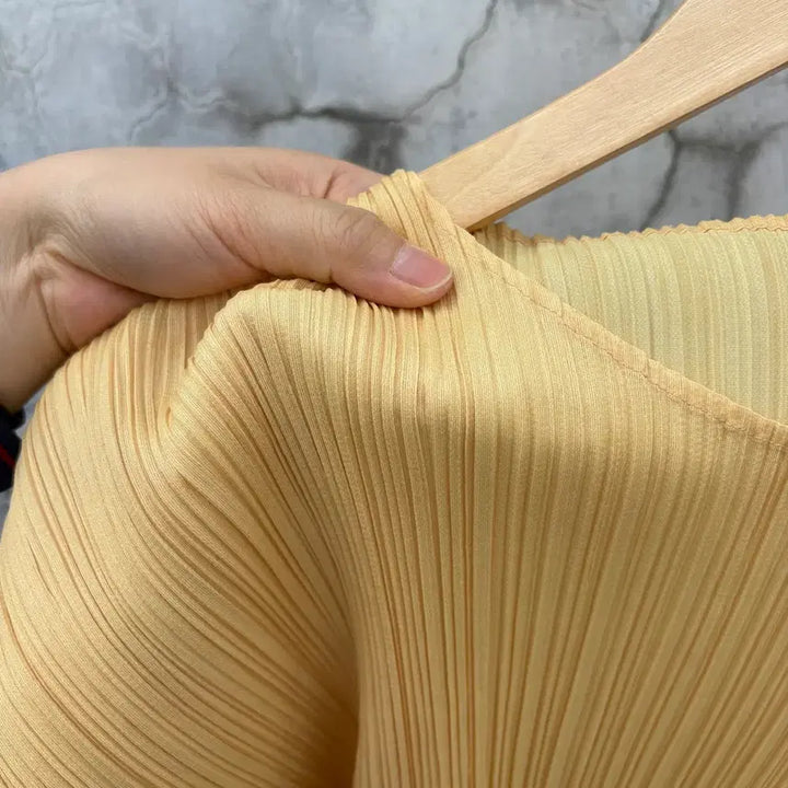 [BUNJANG] Pleats Please Issey Miyake Sleeveless Pleated Top / Pleats Please 이세이미야케 플리츠플리즈 슬리스리스 나시 티셔츠