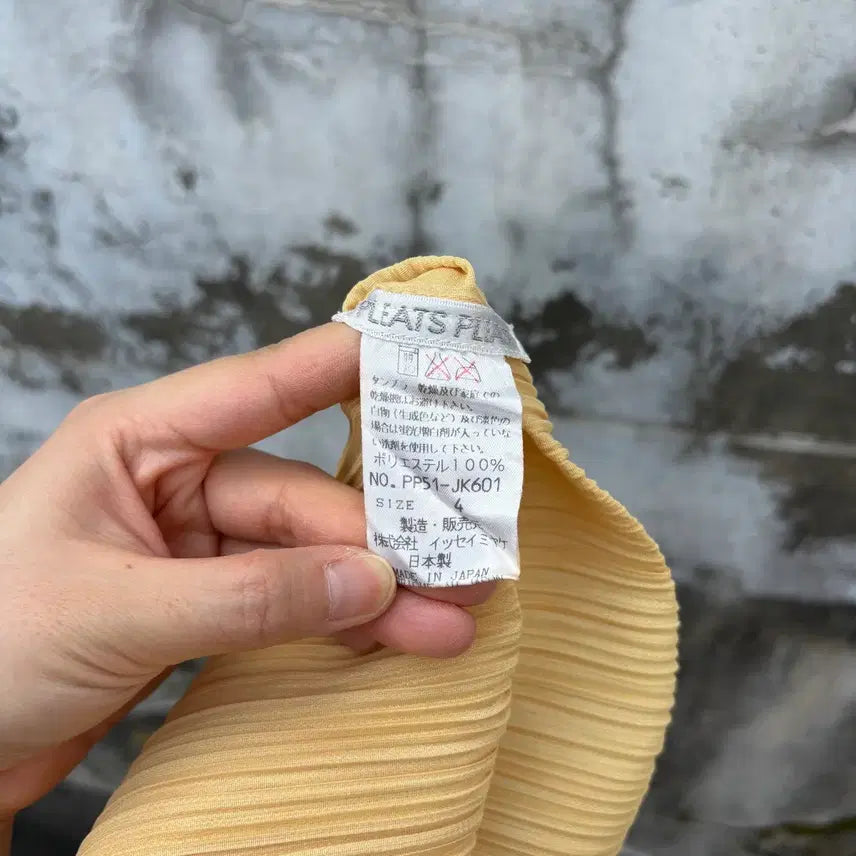 [BUNJANG] Pleats Please Issey Miyake Sleeveless Pleated Top / Pleats Please 이세이미야케 플리츠플리즈 슬리스리스 나시 티셔츠