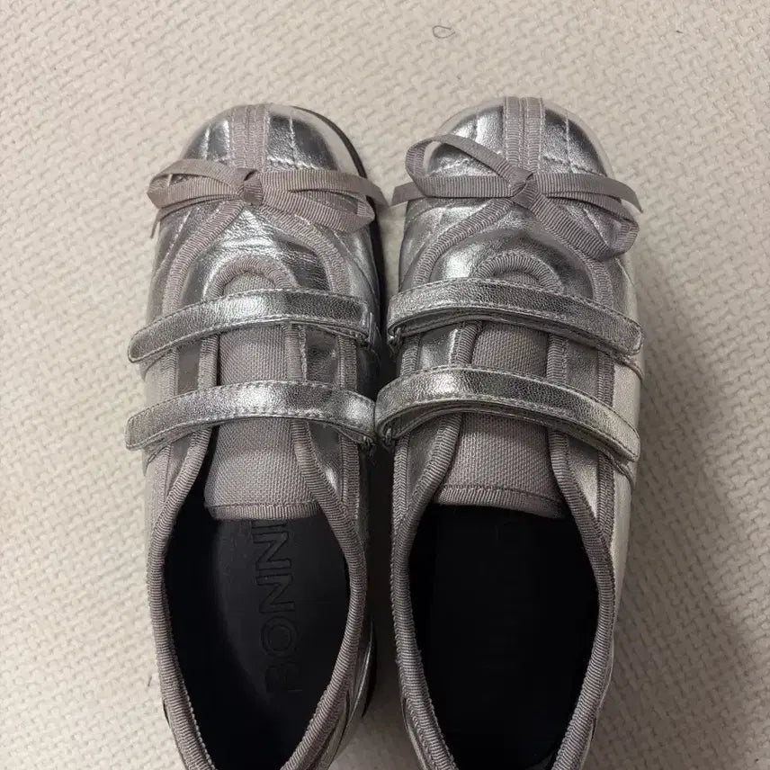 [BUNJANG] Suecomma Bonnie Ribbon Silver Sneakers 230 / 슈콤마보니 리본 실버 스니커즈 230