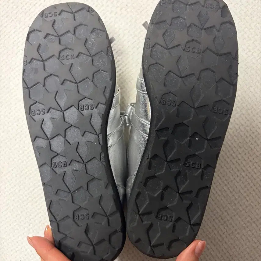 [BUNJANG] Suecomma Bonnie Ribbon Silver Sneakers 230 / 슈콤마보니 리본 실버 스니커즈 230