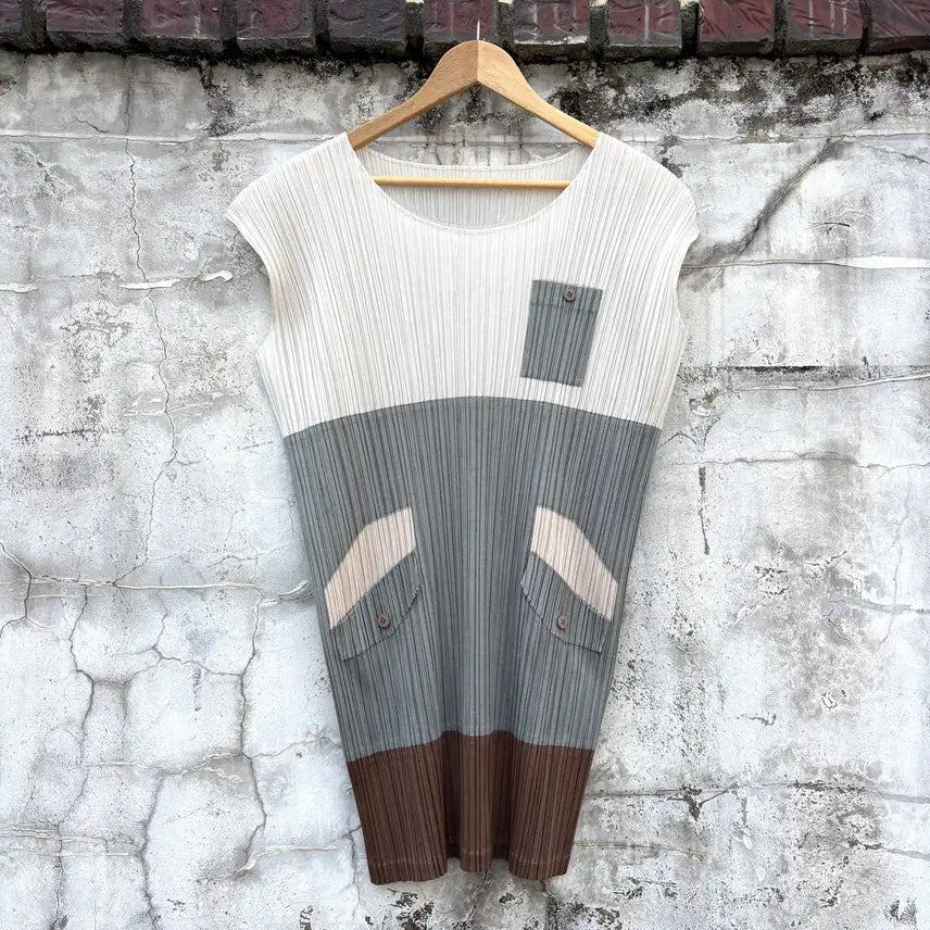 [BUNJANG] Pleats Please Issey Miyake Sleeveless Pleated Top / Pleats Please 이세이미야케 플리츠플리즈 슬리브리스 나시 티셔츠