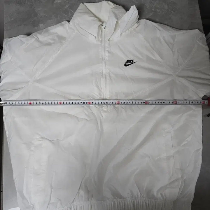 [SOLD OUT] 나이키 화이트 바람막이 하프집업