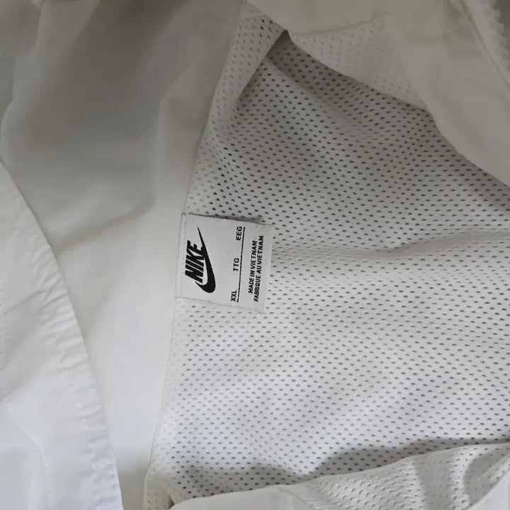 [SOLD OUT] 나이키 화이트 바람막이 하프집업