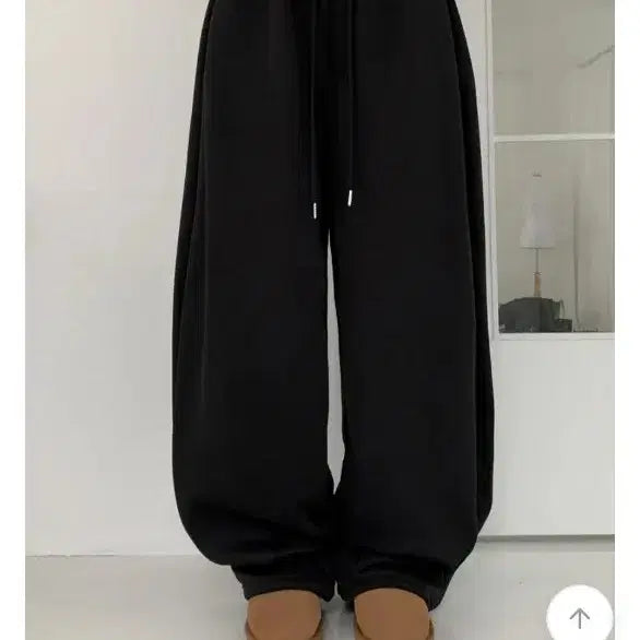 [BUNJANG] Ably Training Pants Black / 에이블리 트레이닝 팬츠 검정