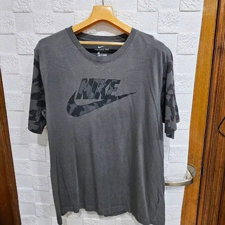 [SOLD OUT] 나이키 회색 카모 반팔 티셔츠