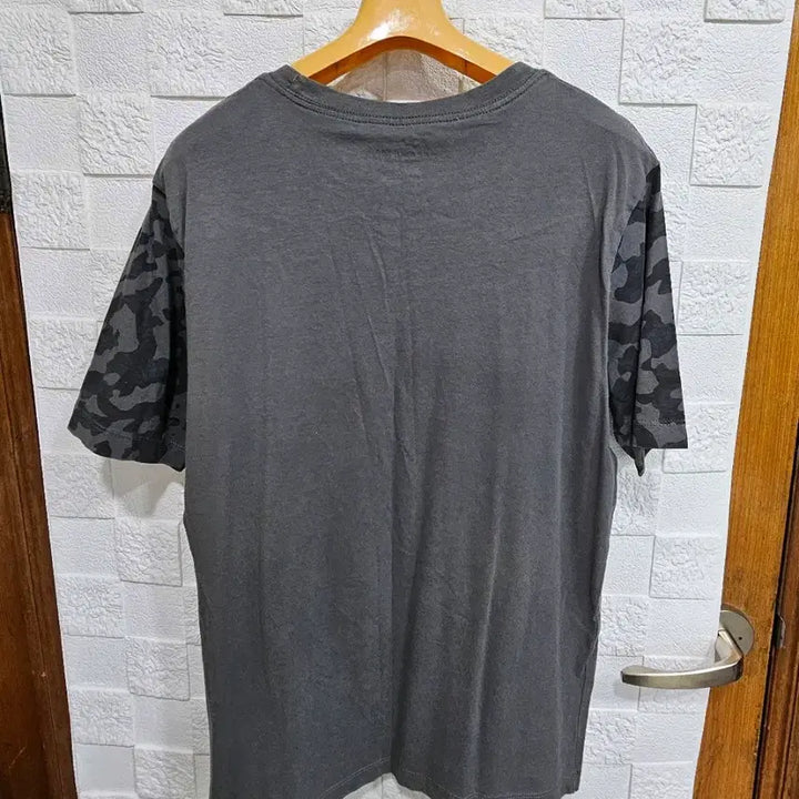 [SOLD OUT] 나이키 회색 카모 반팔 티셔츠