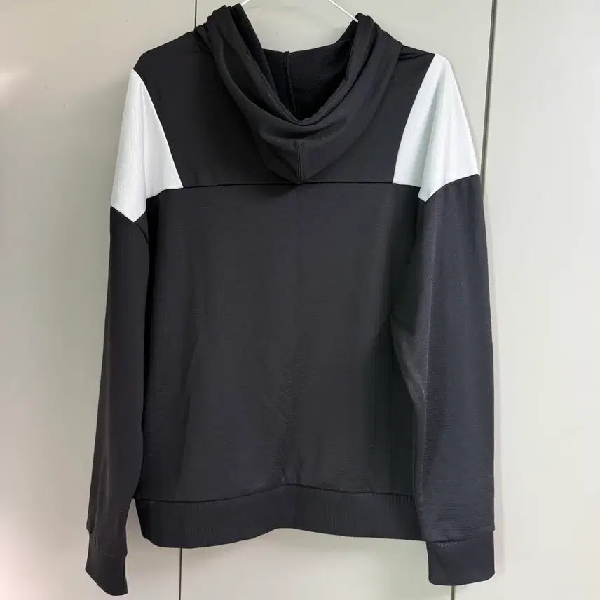 [BUNJANG] Champion Black and White Colorblock Hoodie (Size L) / 챔피온 블랙/화이트 배색 후드티 L사이즈