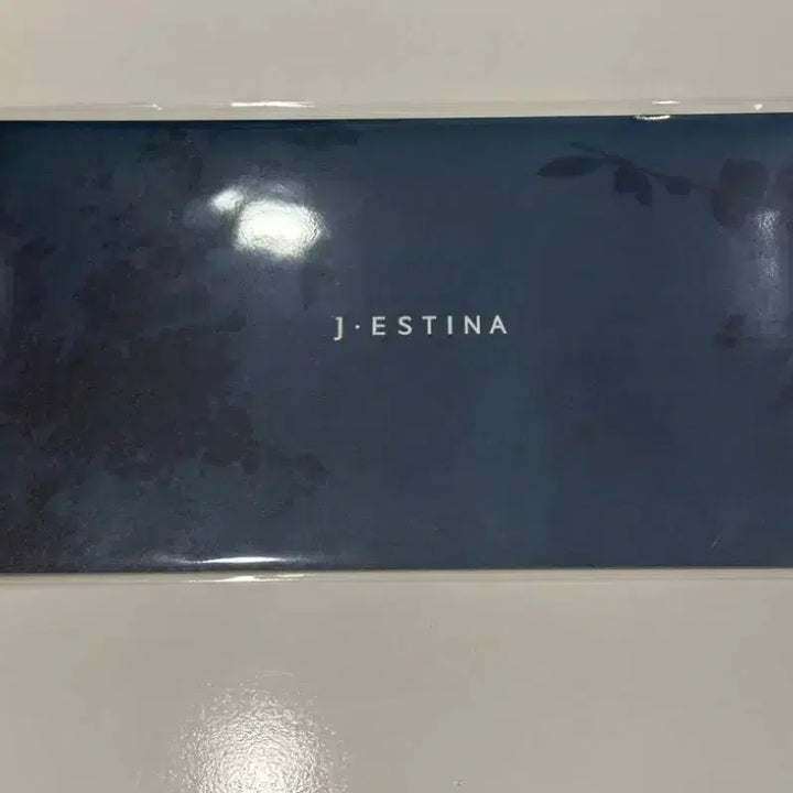 [SOLD OUT] [미개봉] 아이유 대군부인 제이에스티나 포토카드