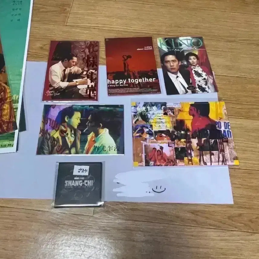 [BUNJANG] Leslie Cheung In Space: The Leeway Movie Goods Bundle / 영화 이도공간 뱃지패키지 A3포스터 아트카드 장국영 굿즈 포토카드화보집