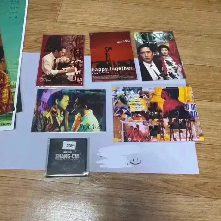 [BUNJANG] Leslie Cheung In Space: The Leeway Movie Goods Bundle / 영화 이도공간 뱃지패키지 A3포스터 아트카드 장국영 굿즈 포토카드화보집