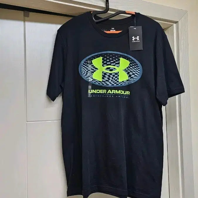 [BUNJANG] Under Armour Short Sleeve T-shirt (Black) - New / 언더아머 반팔티셔츠 새제품