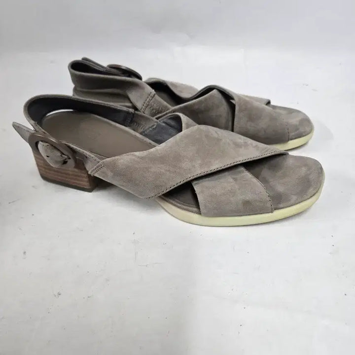[BUNJANG] Camper Suede Strap Sandals / 거의새제품)캠퍼 스웨이드 스트랩 샌들 37