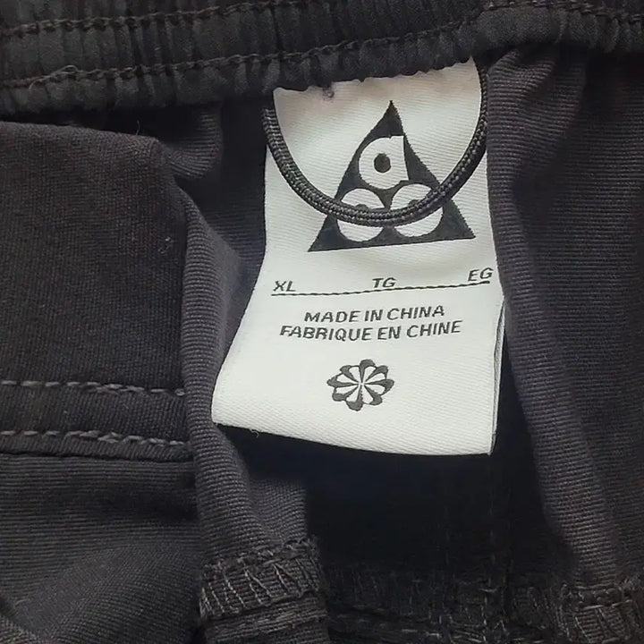 [SOLD OUT] 나이키 ACG 카고 반바지 블랙