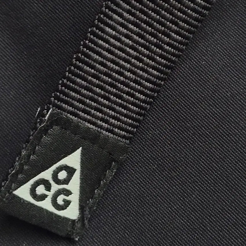 [SOLD OUT] 나이키 ACG 카고 반바지 블랙