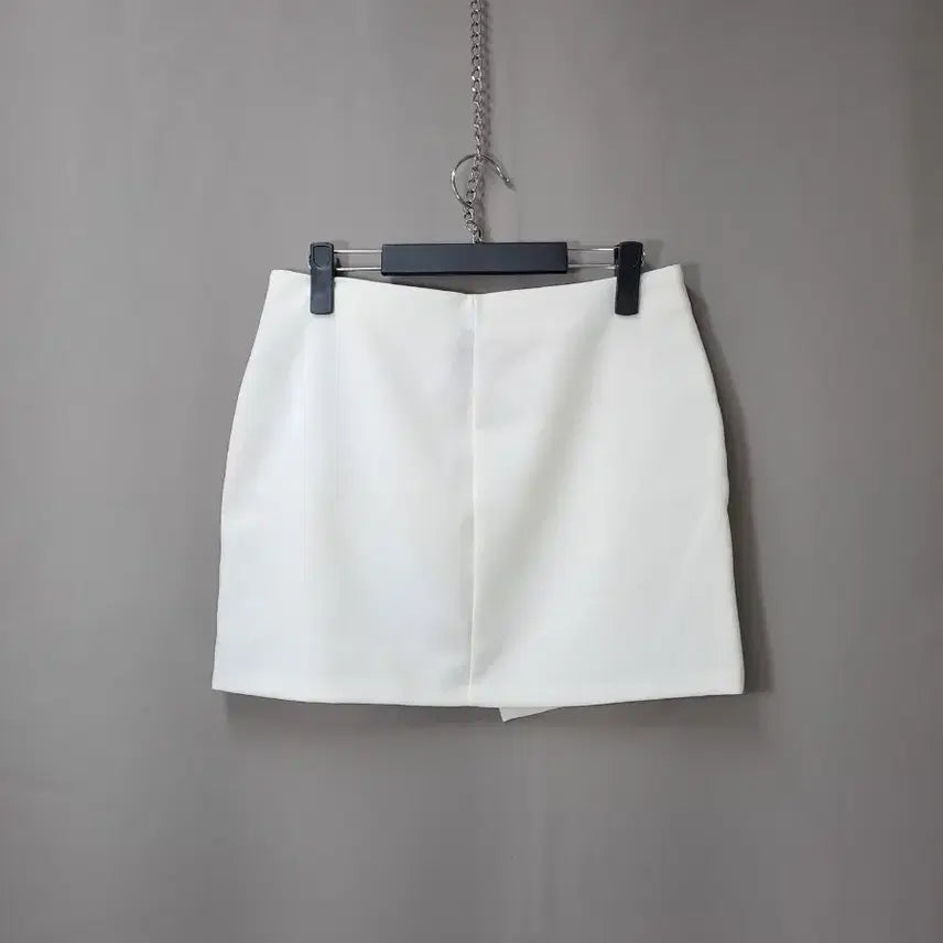 [BUNJANG] DIVIDCD White Zipper Asymmetrical Mini Skirt / DIVIDCD 화이트 지퍼 언발 미니 스커트