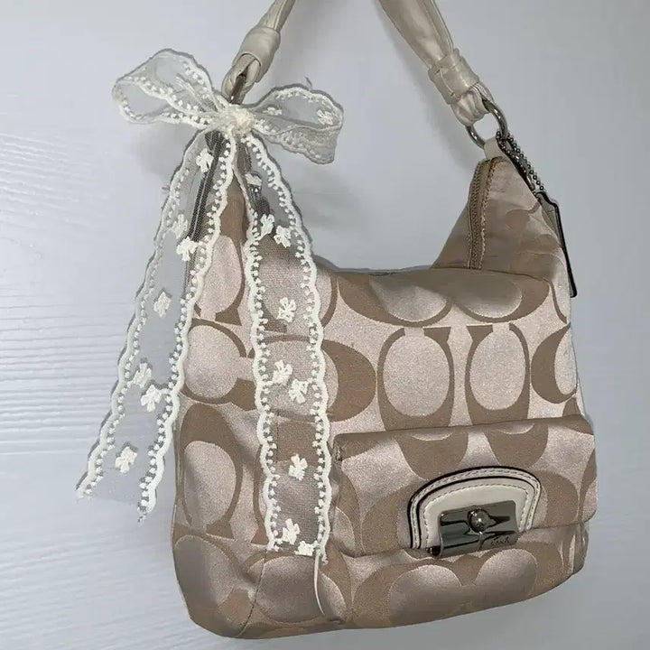 [BUNJANG] Coach Signature Y2K Shoulder Bag Ivory / 코치 시그니처 y2k 숄더백 아이보리