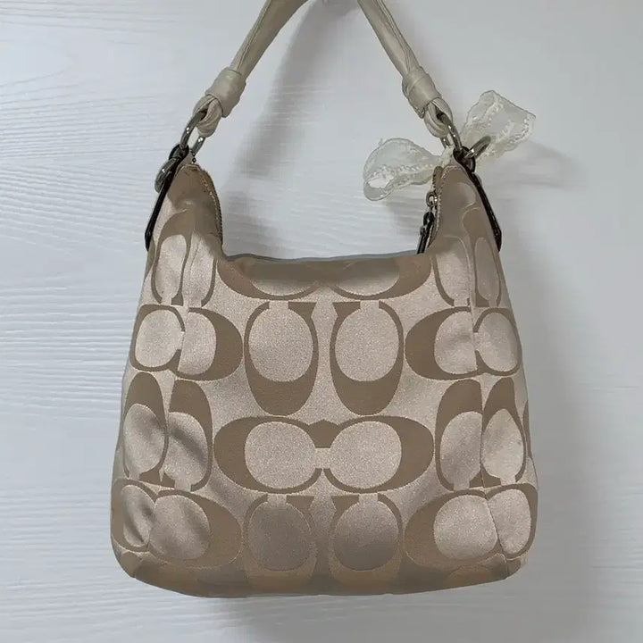 [BUNJANG] Coach Signature Y2K Shoulder Bag Ivory / 코치 시그니처 y2k 숄더백 아이보리