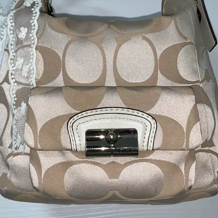 [BUNJANG] Coach Signature Y2K Shoulder Bag Ivory / 코치 시그니처 y2k 숄더백 아이보리