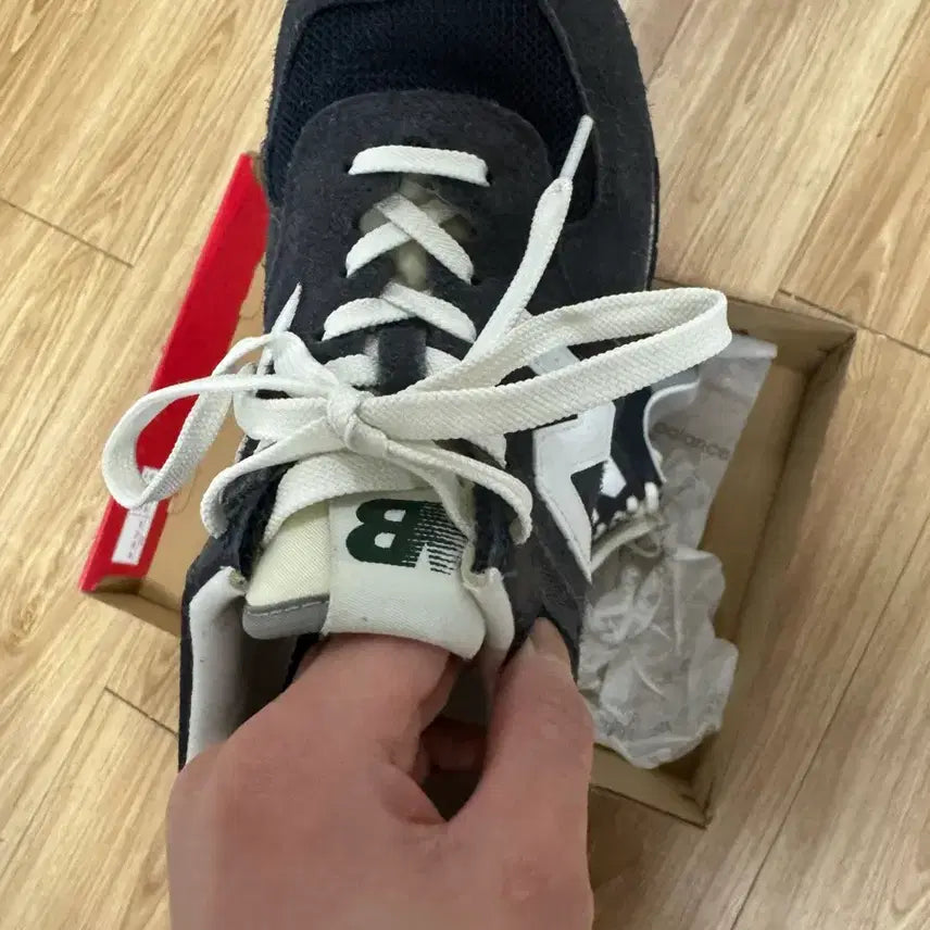 [SOLD OUT] 뉴발란스 헤리티지 네이비 260