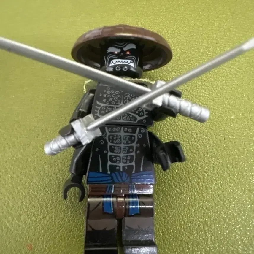 [BUNJANG] Lego Ninjago Movie Swordsman Garmadon Figure / 레고 닌자고 무비 검객 가마돈
