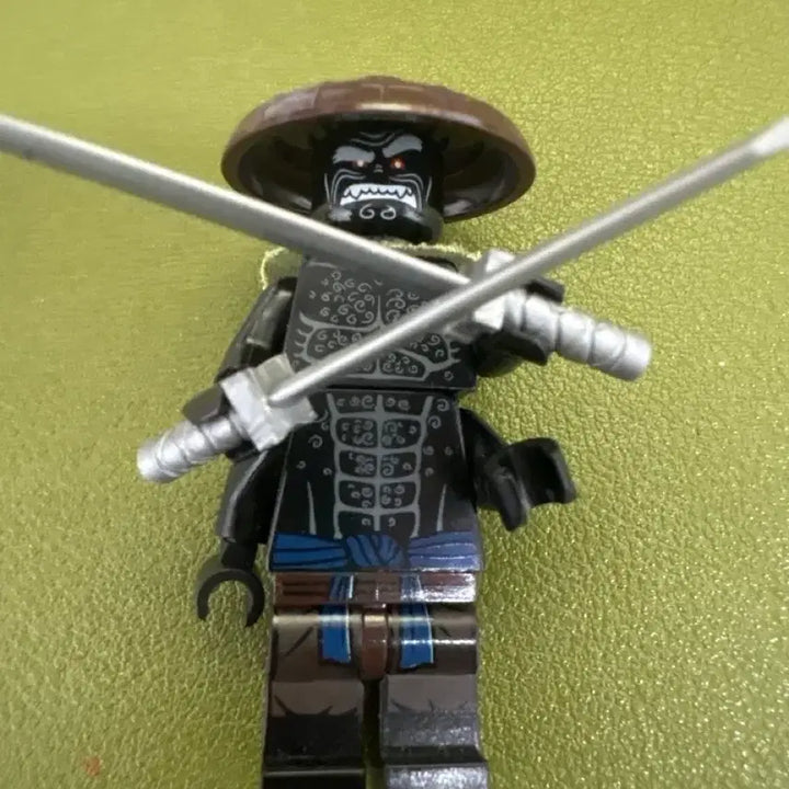 [BUNJANG] Lego Ninjago Movie Swordsman Garmadon Figure / 레고 닌자고 무비 검객 가마돈