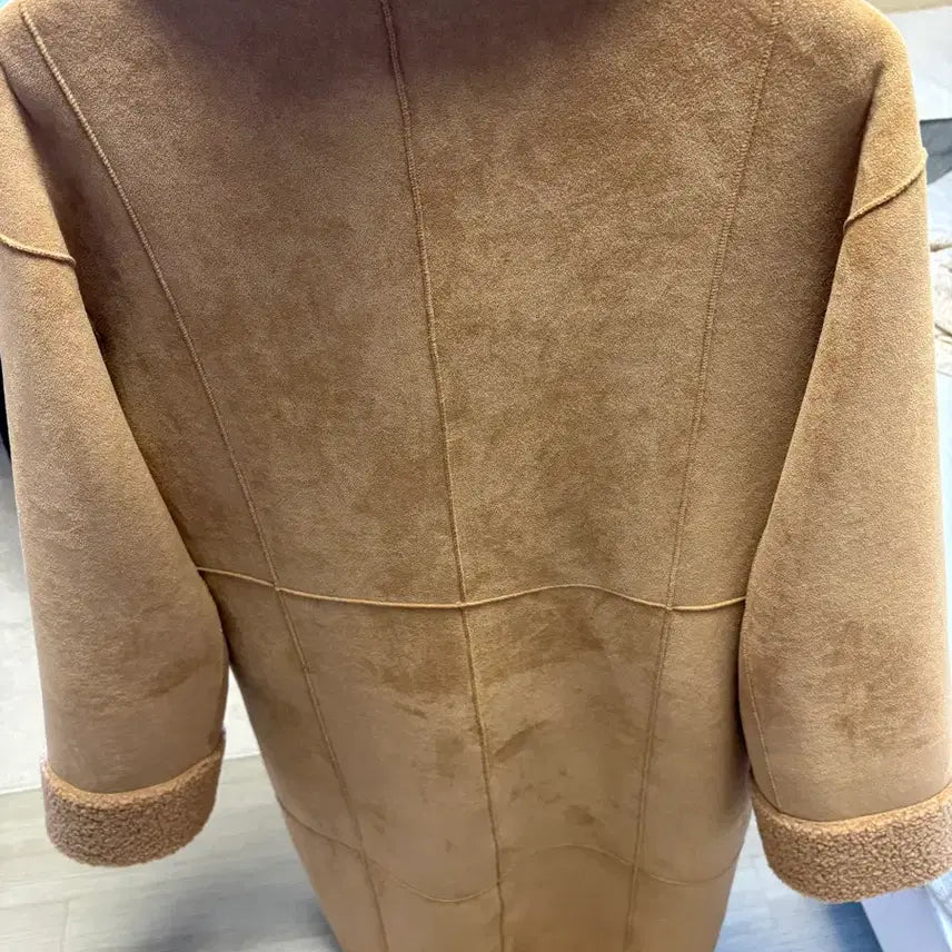[BUNJANG] Fraise Mustang Camel Beige Jacket / 프라이 무스탕 카멜베이지 시에 정다나 착용