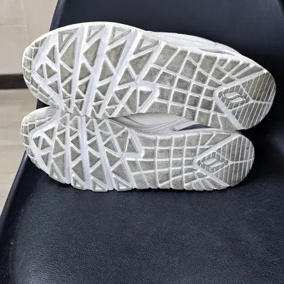[BUNJANG] Skechers Slip-ins Ivory Sneakers 235 / 스케쳐스 슬립인스 운동화 아이보리 235