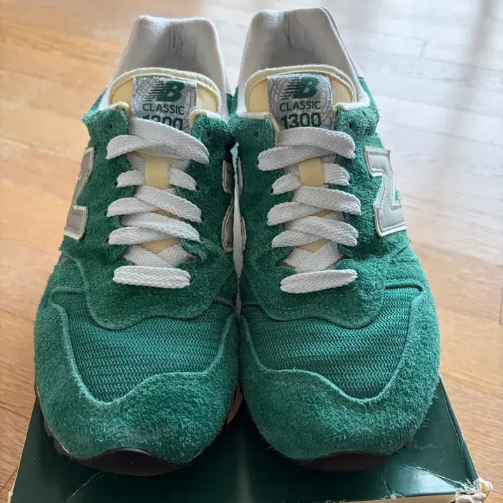 [BUNJANG] New Balance x Aime Leon Dore 1300 Botanical Green Sneakers / 뉴발란스 x 에메 레온 도르 1300 보타니컬 그린 260mm
