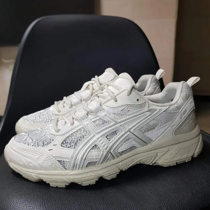 [BUNJANG] Asics Gel Venture 6 Cream White Sneakers 240 / 아식스 젤 벤쳐6 크림 화이트 운동화 240