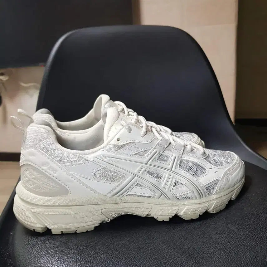 [BUNJANG] Asics Gel Venture 6 Cream White Sneakers 240 / 아식스 젤 벤쳐6 크림 화이트 운동화 240