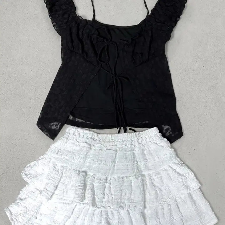 [BUNJANG] Halterneck Blouse &amp; Frill Mini Skirt Summer Outfit Set / 미착용 새상품 여성 홀터넥 블라우스 나시 프릴 캉캉 스커트 여름 코디