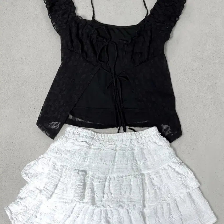 [BUNJANG] Halterneck Blouse &amp; Frill Mini Skirt Summer Outfit Set / 미착용 새상품 여성 홀터넥 블라우스 나시 프릴 캉캉 스커트 여름 코디