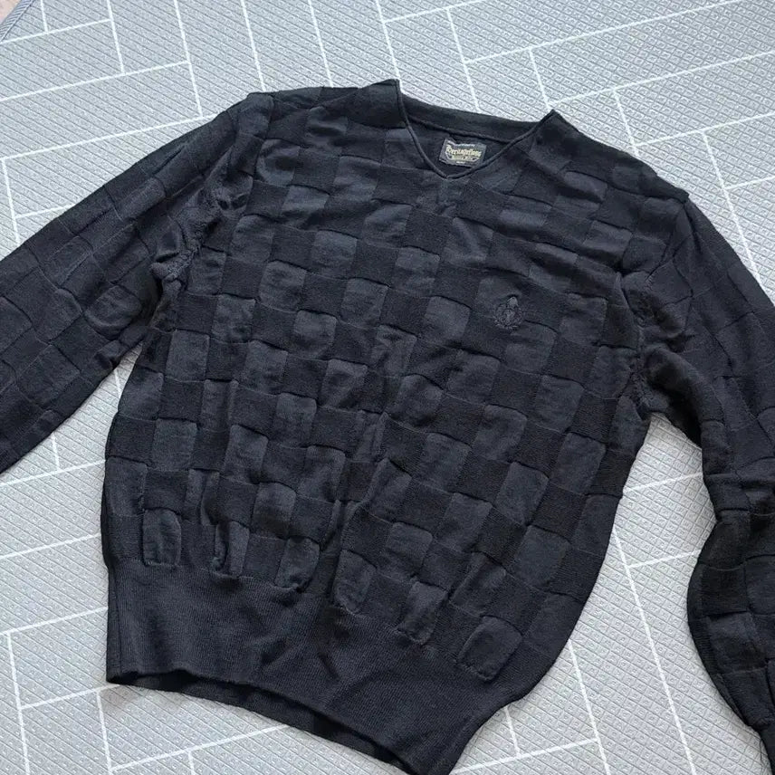 [BUNJANG] Heritage Floss V-Neck Knit Black / 헤리티지 플로스 브리넥 니트