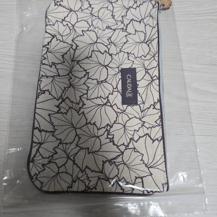[BUNJANG] Caudalie Pouch / 꼬달리 파우치