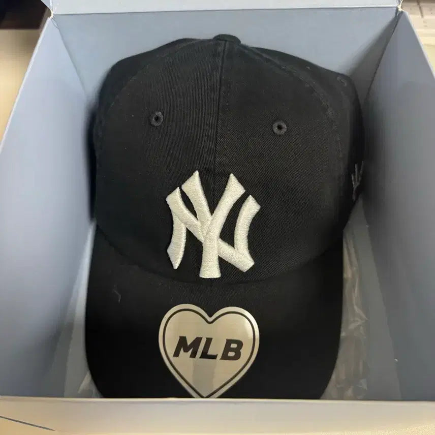 [SOLD OUT] MLB 카리나 에디션 볼캡 새상품