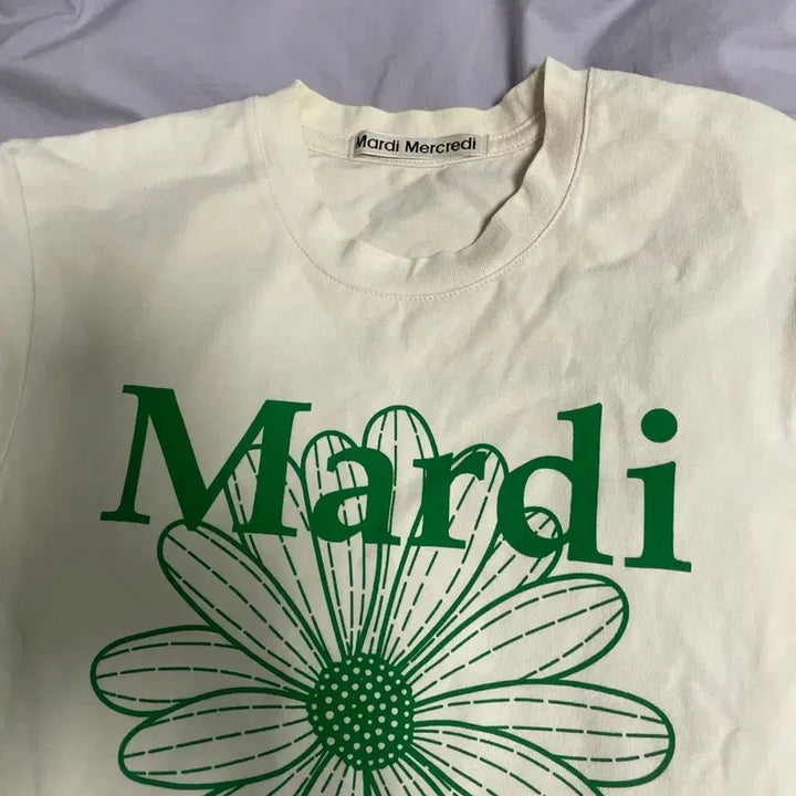 [BUNJANG] Mardi Mercredi Flower Ivory Crop Top / 마르디 메크르디 플라워 반팔티 아이보리 크롭티