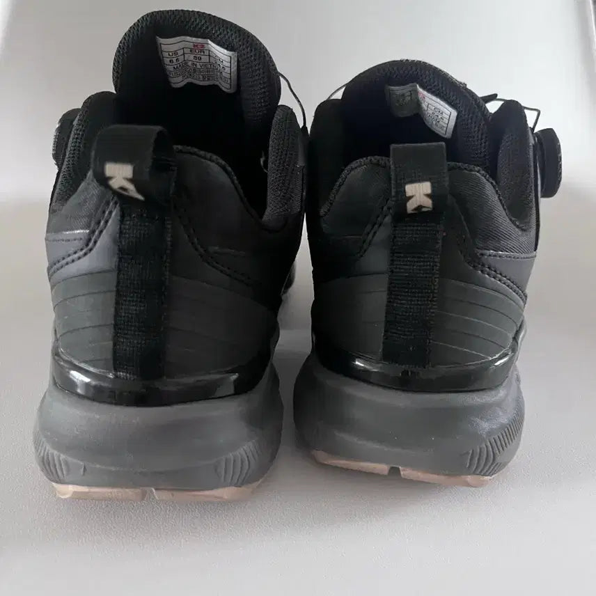 [BUNJANG] K2 Flyhike Gore-Tex Hiking Boots - All Black (245) / K2 플라이하이크 고어텍스 올블랙 등산화 245