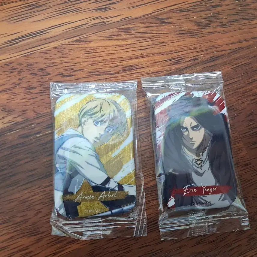 [BUNJANG] Attack on Titan Armin/Eren Badge / 진격의 거인 아르민/에렌 뱃지