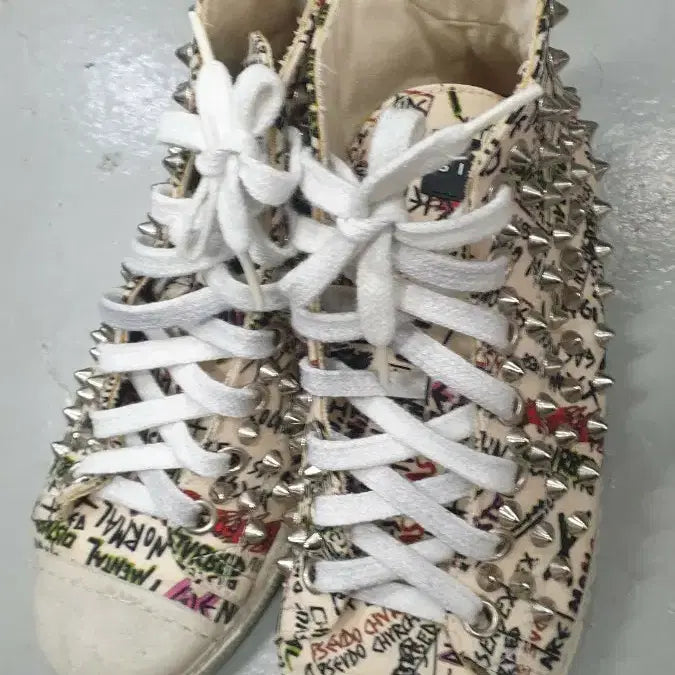 [BUNJANG] GenChi Studded High-Top Sneakers Size 38 / 젠치 스터드 하이탑 스니커즈 38