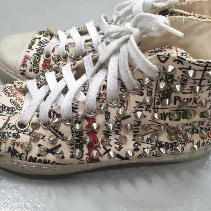 [BUNJANG] GenChi Studded High-Top Sneakers Size 38 / 젠치 스터드 하이탑 스니커즈 38