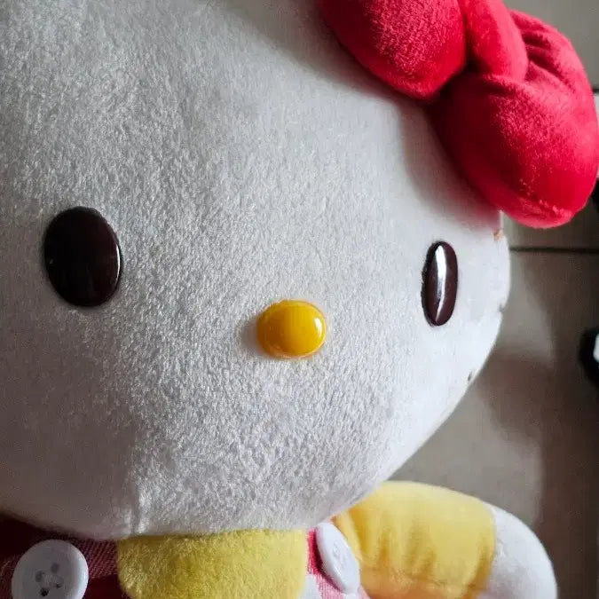 [BUNJANG] Sanrio Hello Kitty Red Check Overalls Plush Doll / 헬로키티 25cm산리오 정품 레드체크 멜빵 봉제인형