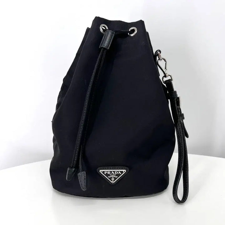 [BUNJANG] Prada Nylon Triangle Logo Bucket Pouch Black / 프라다 나일론 삼각로고 버킷 파우치 블랙