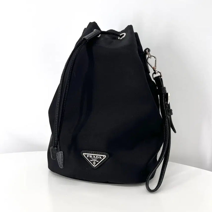 [BUNJANG] Prada Nylon Triangle Logo Bucket Pouch Black / 프라다 나일론 삼각로고 버킷 파우치 블랙