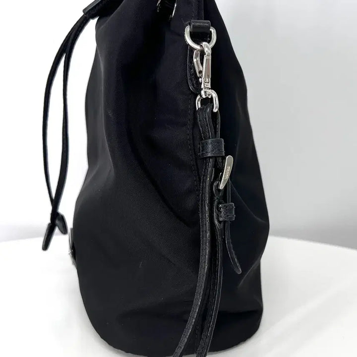 [BUNJANG] Prada Nylon Triangle Logo Bucket Pouch Black / 프라다 나일론 삼각로고 버킷 파우치 블랙