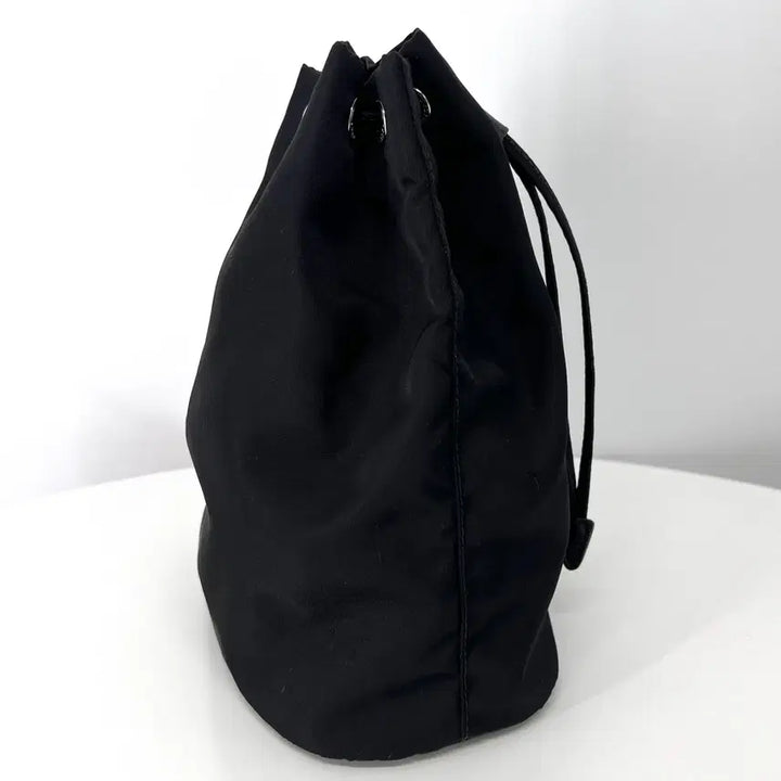 [BUNJANG] Prada Nylon Triangle Logo Bucket Pouch Black / 프라다 나일론 삼각로고 버킷 파우치 블랙