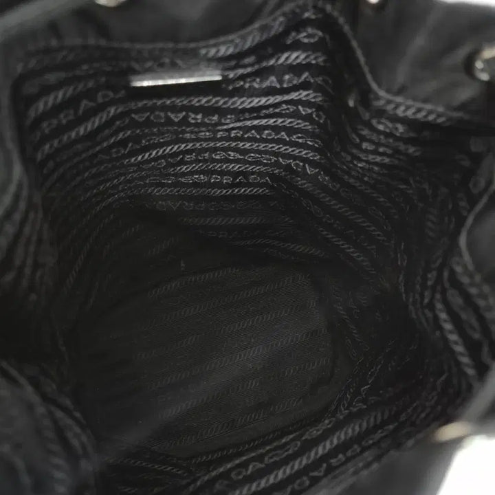 [BUNJANG] Prada Nylon Triangle Logo Bucket Pouch Black / 프라다 나일론 삼각로고 버킷 파우치 블랙